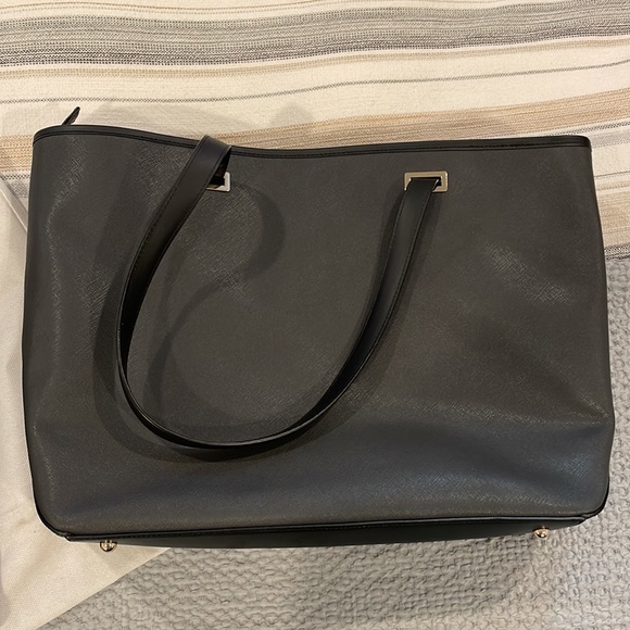 Lo & Sons Seville Shell - Picture 1 of 6